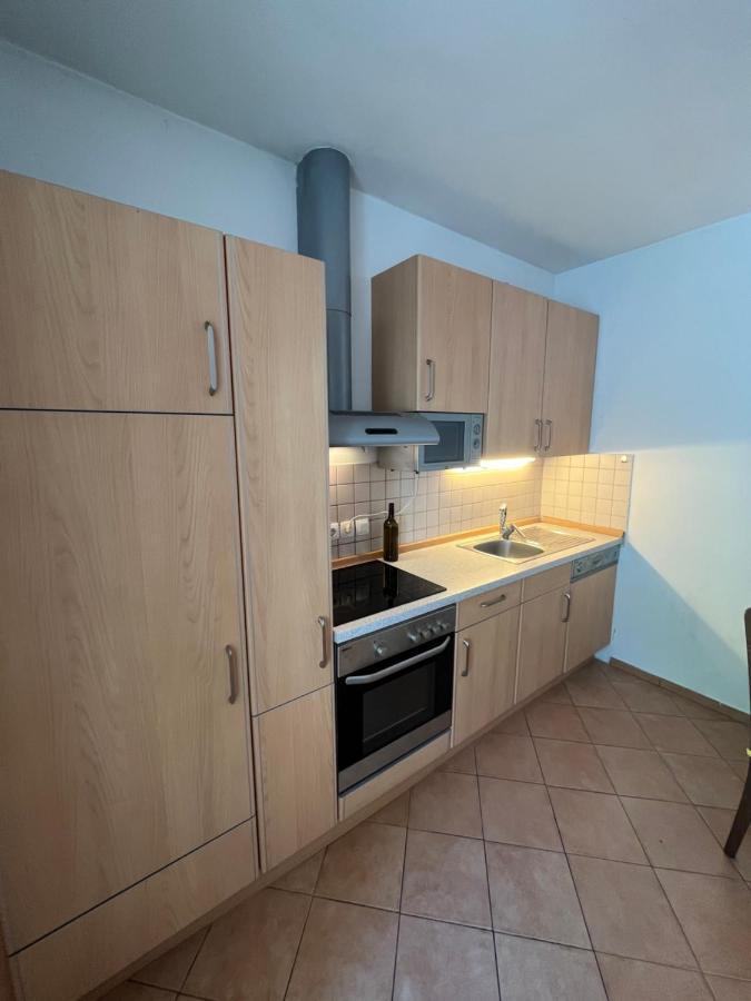 Two Bedroom With Fully Equiped Kitchen And Free Private Parking Apartma